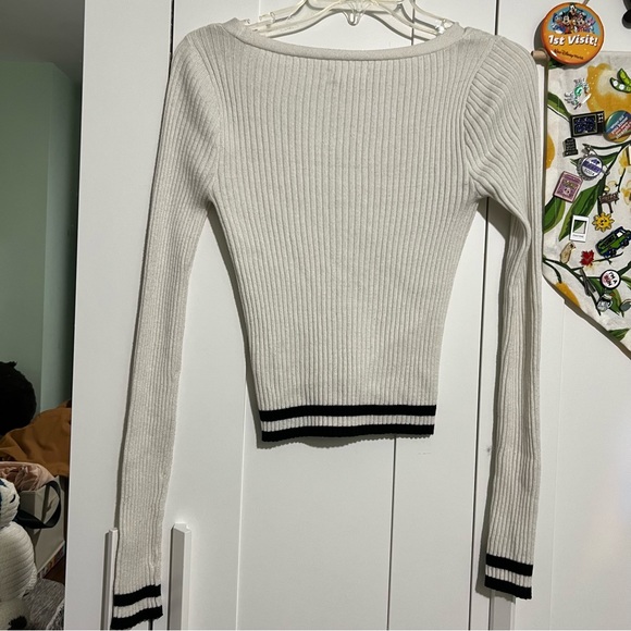 Aeropostale Slightly Cropped Cardigan - Picture 2 of 4